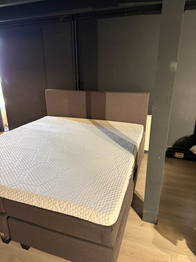 Eastborn boxspring 180x200, Huis en Inrichting, Slaapkamer | Boxsprings, Ophalen, Gebruikt, Overige kleuren, Tweepersoons