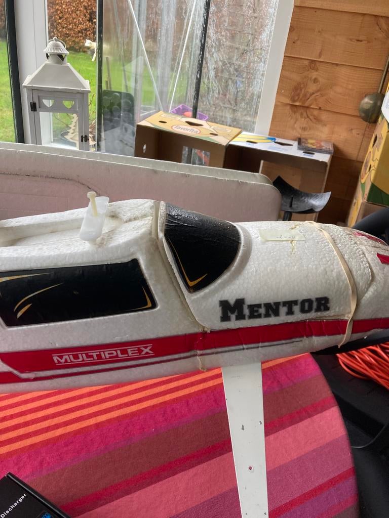 Multiplex Mentor RC Vliegtuig met iMAX B6AC Lader, Hobby en Vrije tijd, Modelbouw | Radiografisch | Vliegtuigen, Ophalen, Gebruikt