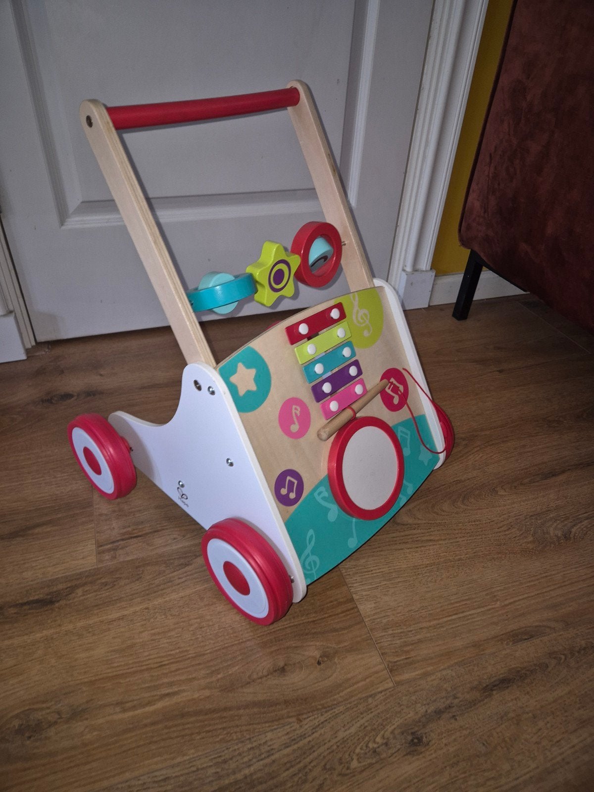 Hape Muzikale Loopwagen hout, Ophalen, Zo goed als nieuw, Overige typen, Met geluid