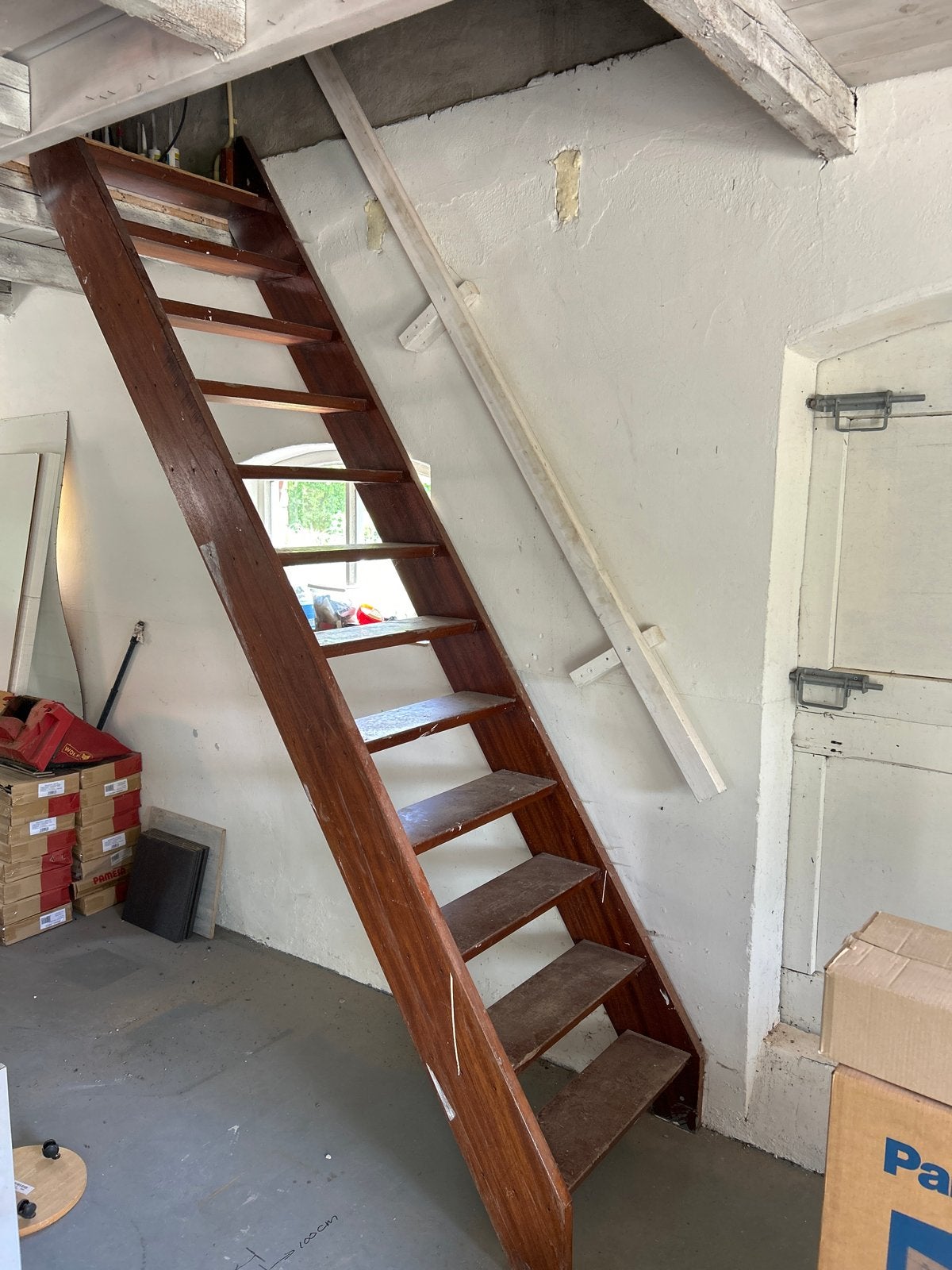 Houten steektrap - binnenkort beschikbaar, Doe-het-zelf en Verbouw, Ladders en Trappen, Ophalen, Gebruikt, Trap, 2 tot 4 meter