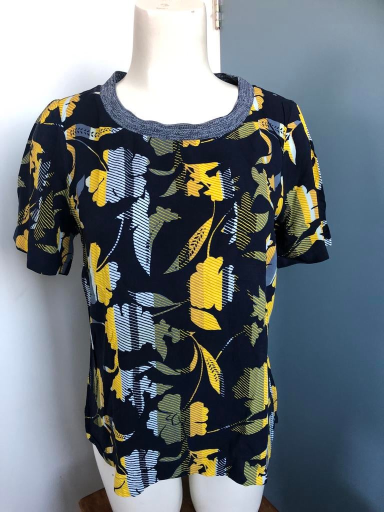 Sandwich donkerblauw geel bloemen top viscose 36, Geel, Ophalen of Verzenden, Zo goed als nieuw, Korte mouw