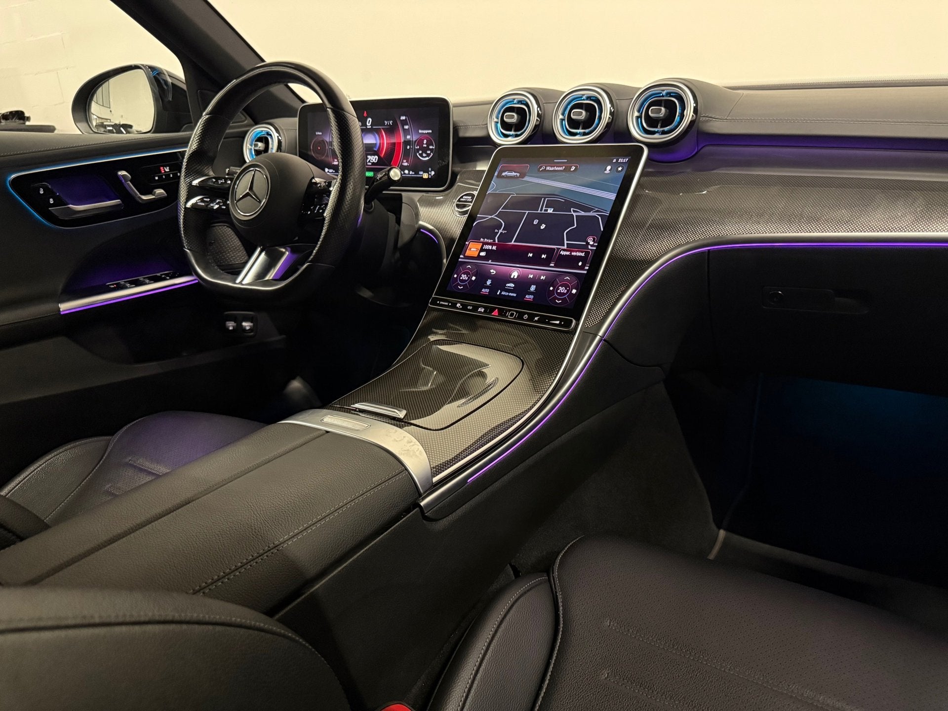 Mercedes-Benz C-klasse 300 e AMG C63 Pano Digital Sfeer 360, Automaat, Dealer onderhouden, Achterwielaandrijving, Gebruikt