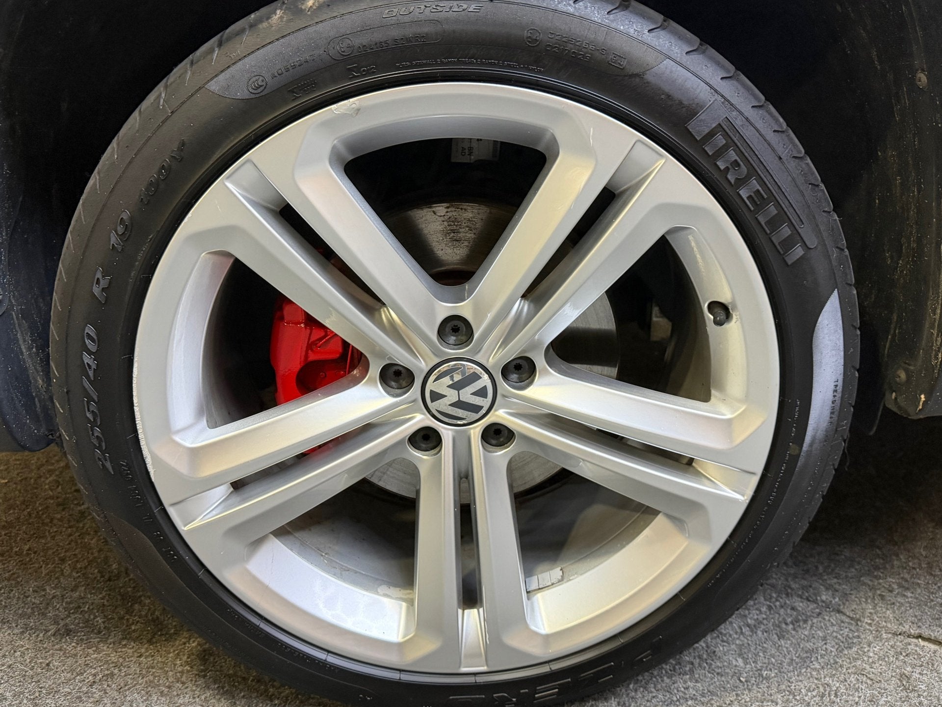 Volkswagen Tiguan 1.4 TSI R-Line Edition, Pano, Cruise, Trek, Auto's, Voorwielaandrijving, Euro 5, Gebruikt, 4 cilinders