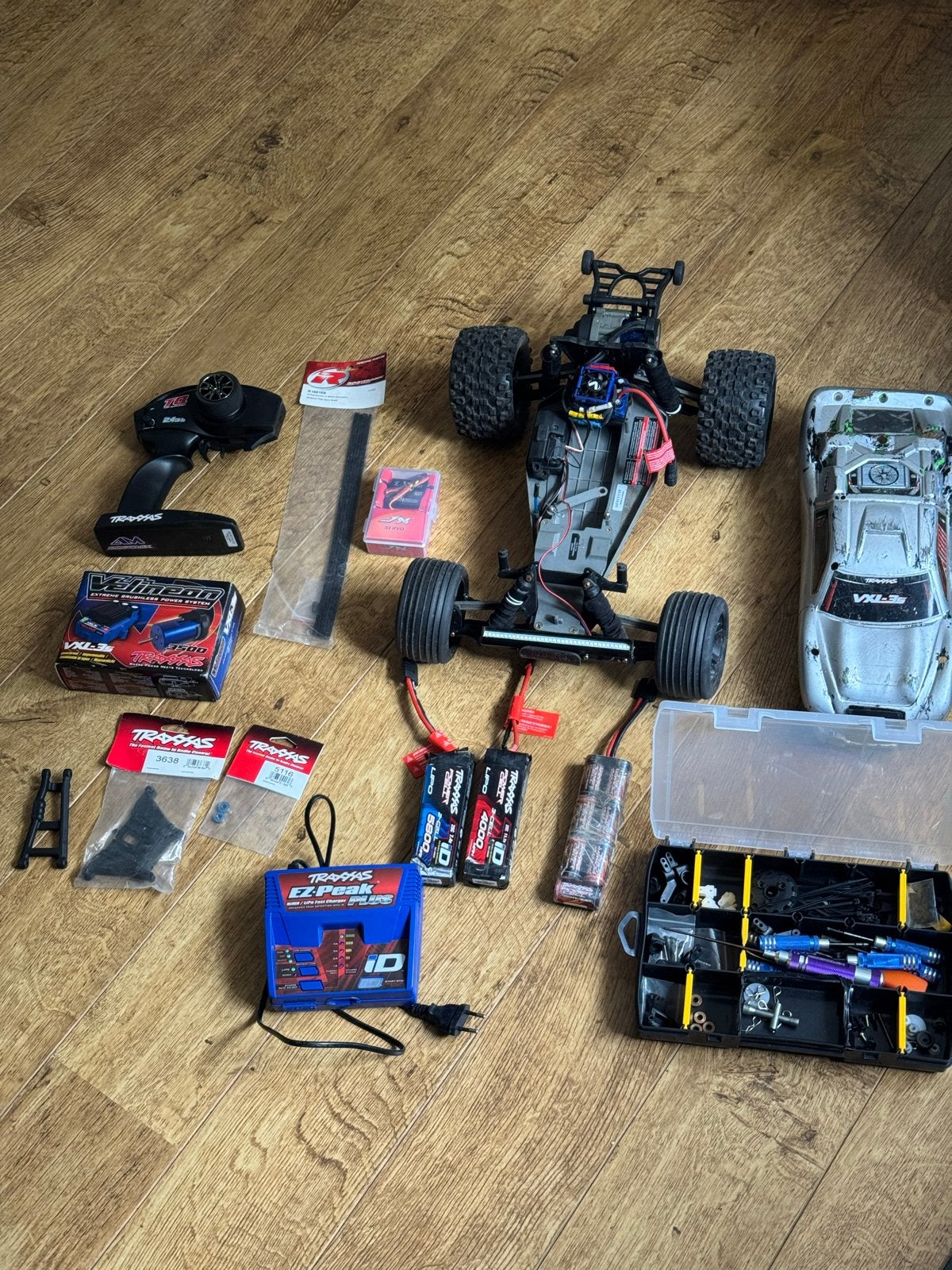 Traxxas Rustler VXL Brushless RC Auto met veel extra's, Gebruikt, Auto offroad, Schaal 1:10, RTR (Ready to Run)