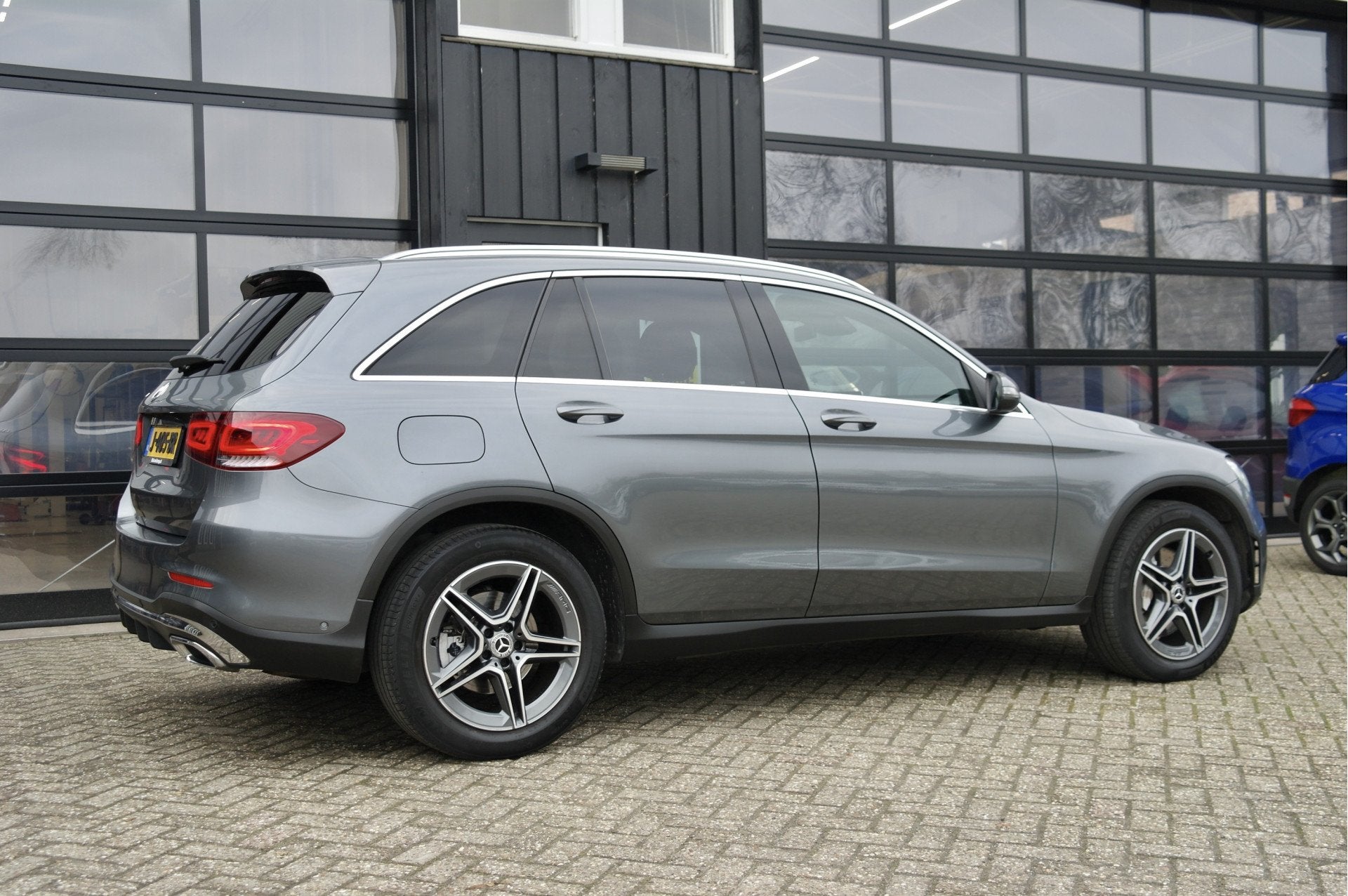 Mercedes-Benz GLC 200 Premium AMG | Dealer onderhouden | NL-, Auto's, Dealer onderhouden, Gebruikt, 4 cilinders, 2000 kg