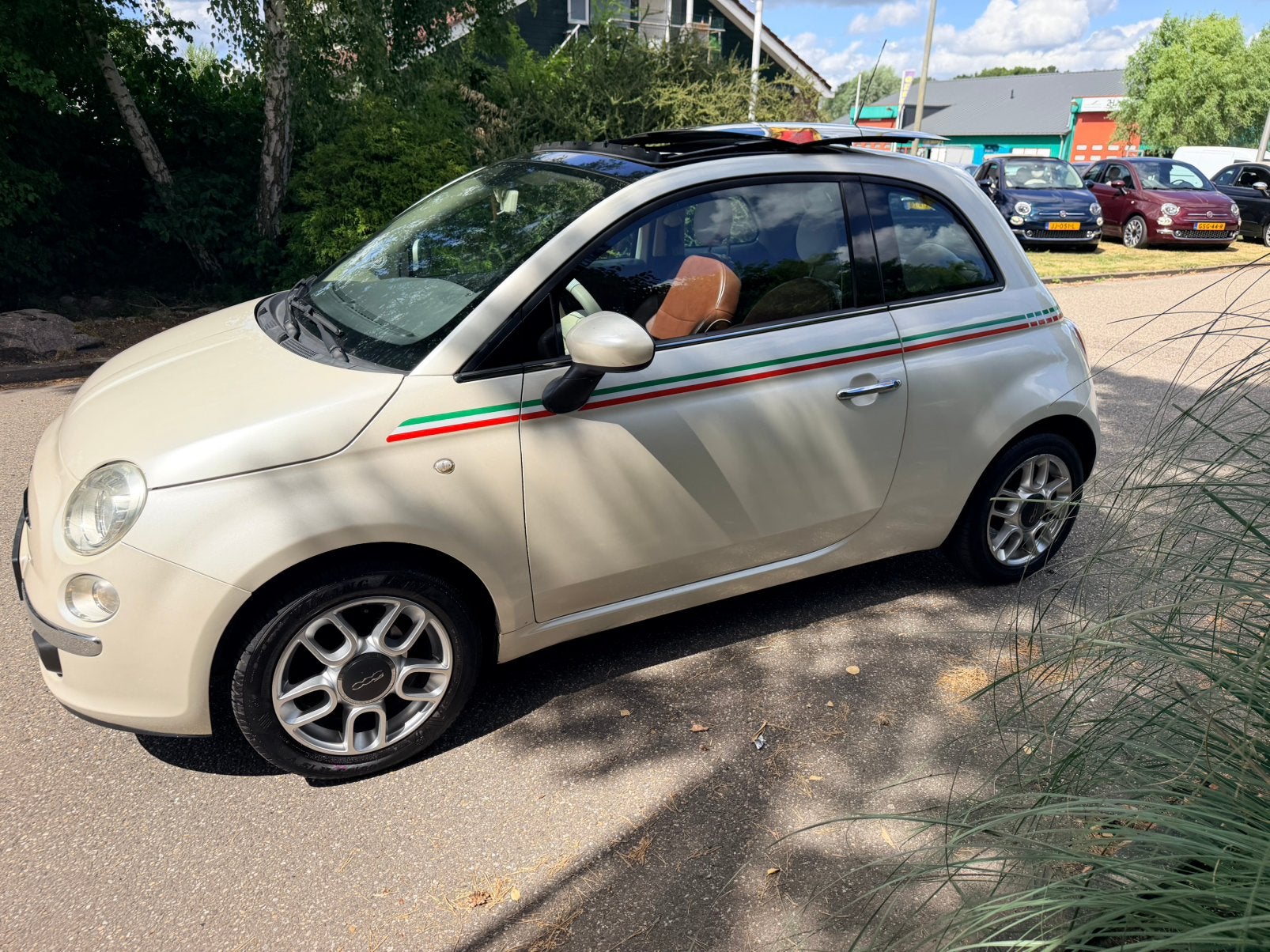 Fiat 500 1.2 69pk Lounge AIRCO/PANORAMA/ LEDER/ 15”incl/NL /, Auto's, 1242 cc, 4 cilinders, 840 kg, Wit