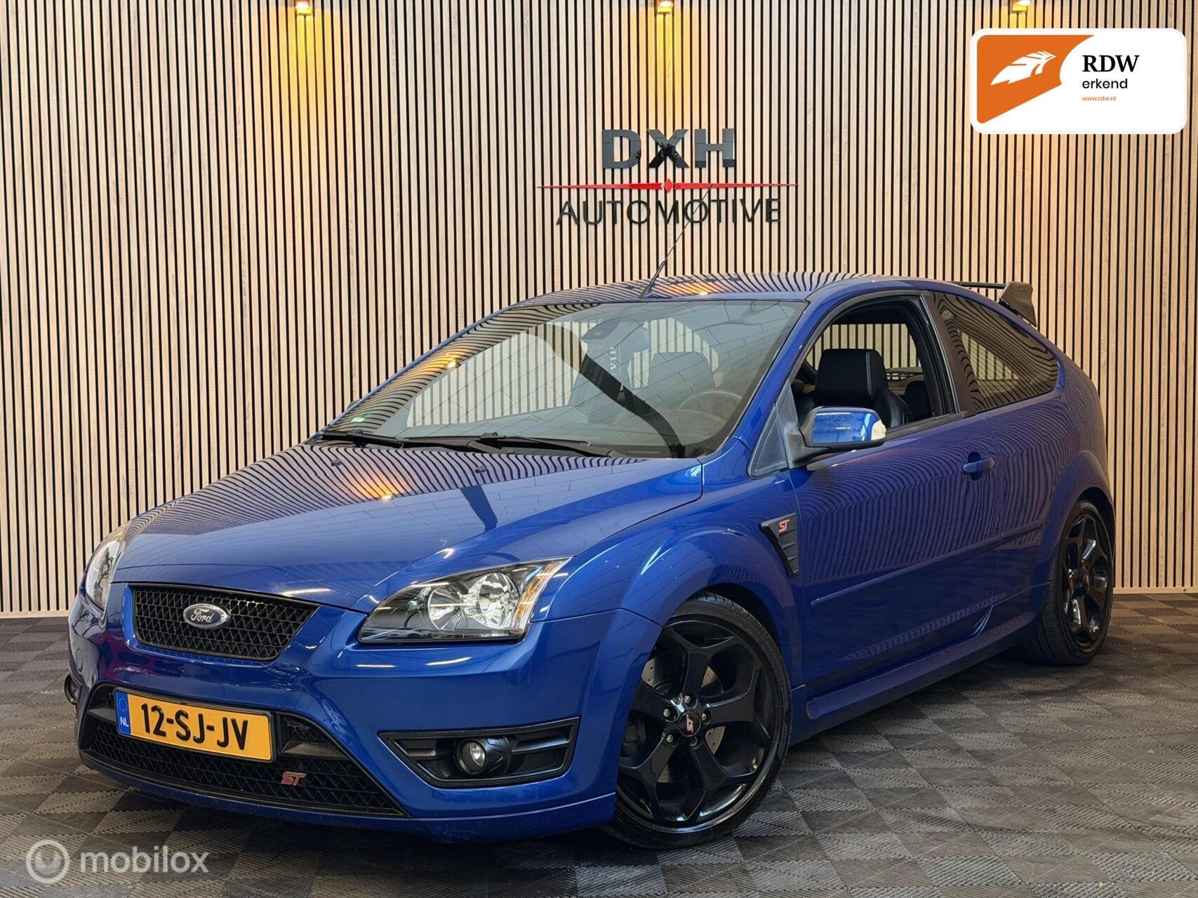Ford Focus 2.5 20V ST PERFORMANCE BLUE OrgNL LEDER CARPLAY, Auto's, Gebruikt, Zwart, Handgeschakeld, 1292 kg