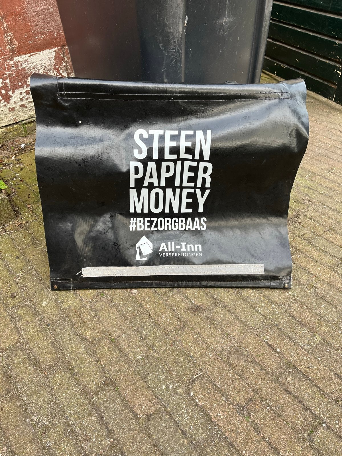 Te koop: fietstas voor kranten, Ophalen, Zo goed als nieuw