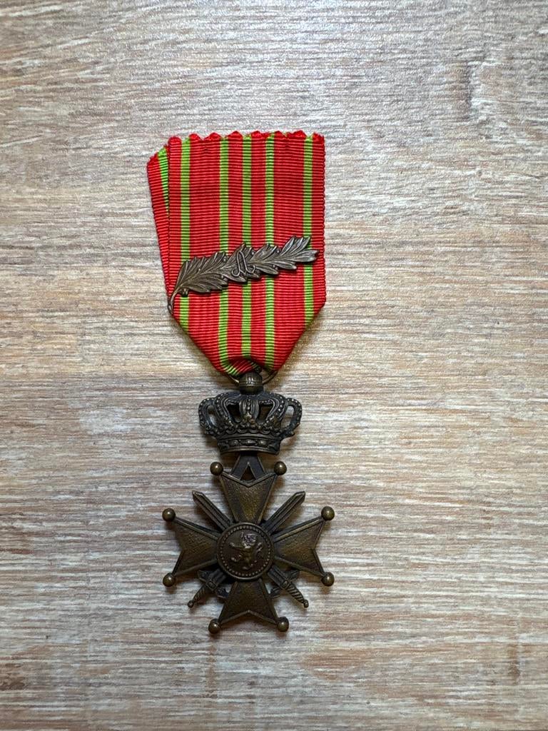 Oorlogskruis 1914-1918 met Eikenloof en Kroon, Ophalen of Verzenden, Brons, Buitenland