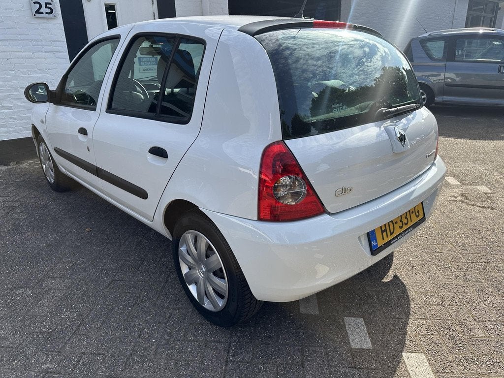 Renault Clio 1.2 Night & Day /Nieuwe apk bij aflevering/5 dr, Voorwielaandrijving, Euro 5, Gebruikt, 4 cilinders
