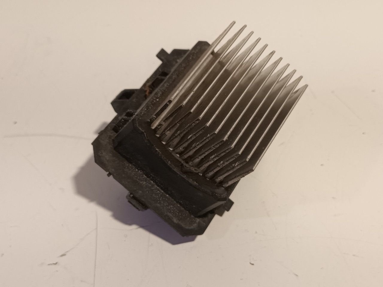 Kachelweerstand Renault Mégane, Onderdelen@venauto.nl, Van der Ven Autorecycling B.V., Gebruikt, Ettenseweg 76, 4706 PB Roosendaal, The Netherlands