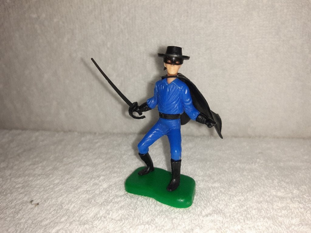 Zorro speelfiguur poppetje met cape en zwaard. Vintage., Ophalen of Verzenden, Gebruikt