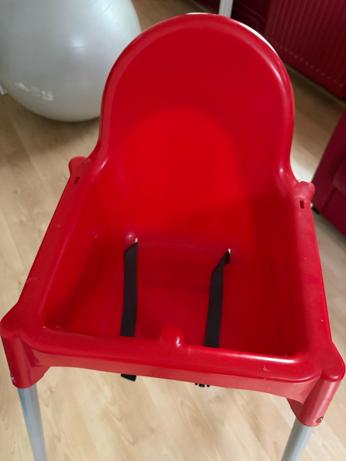 Rode ikea kinderstoel met stoelverkleiner, Ophalen, Zo goed als nieuw, Overige typen, Stoelverkleiner