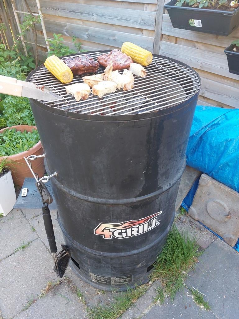 4Grill Barrel BBQ - Robuuste Houtskool Barbecue, Ophalen, Gebruikt, 4Grill, Met accessoires