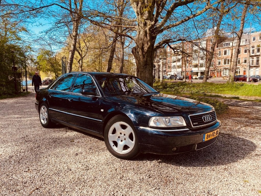 Audi A8 4.2 Quattro 228KW AUT 2000 Blauw, Automaat, 4172 cc, Blauw, Navigatiesysteem