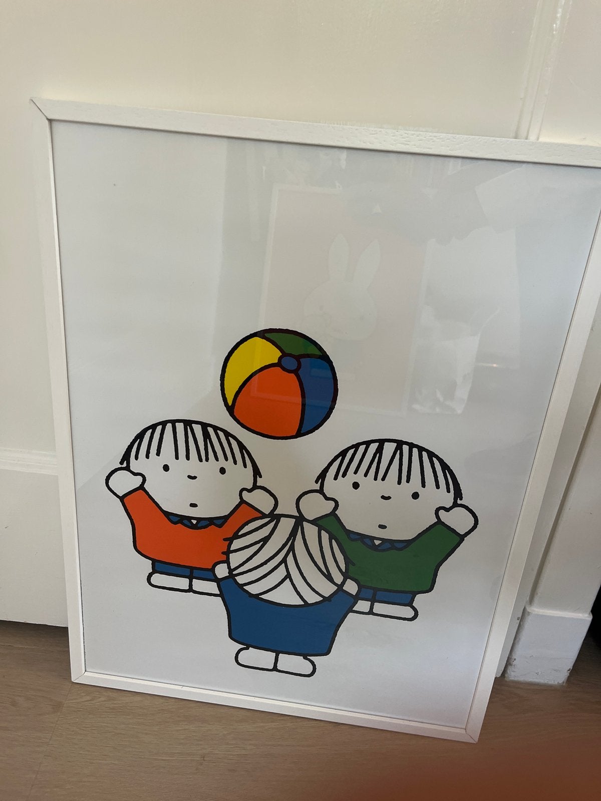 Dick Bruna - Nijntje Poster met Vriendjes (45x60 cm), Rechthoekig Staand, Met lijst, Ophalen of Verzenden, Zo goed als nieuw