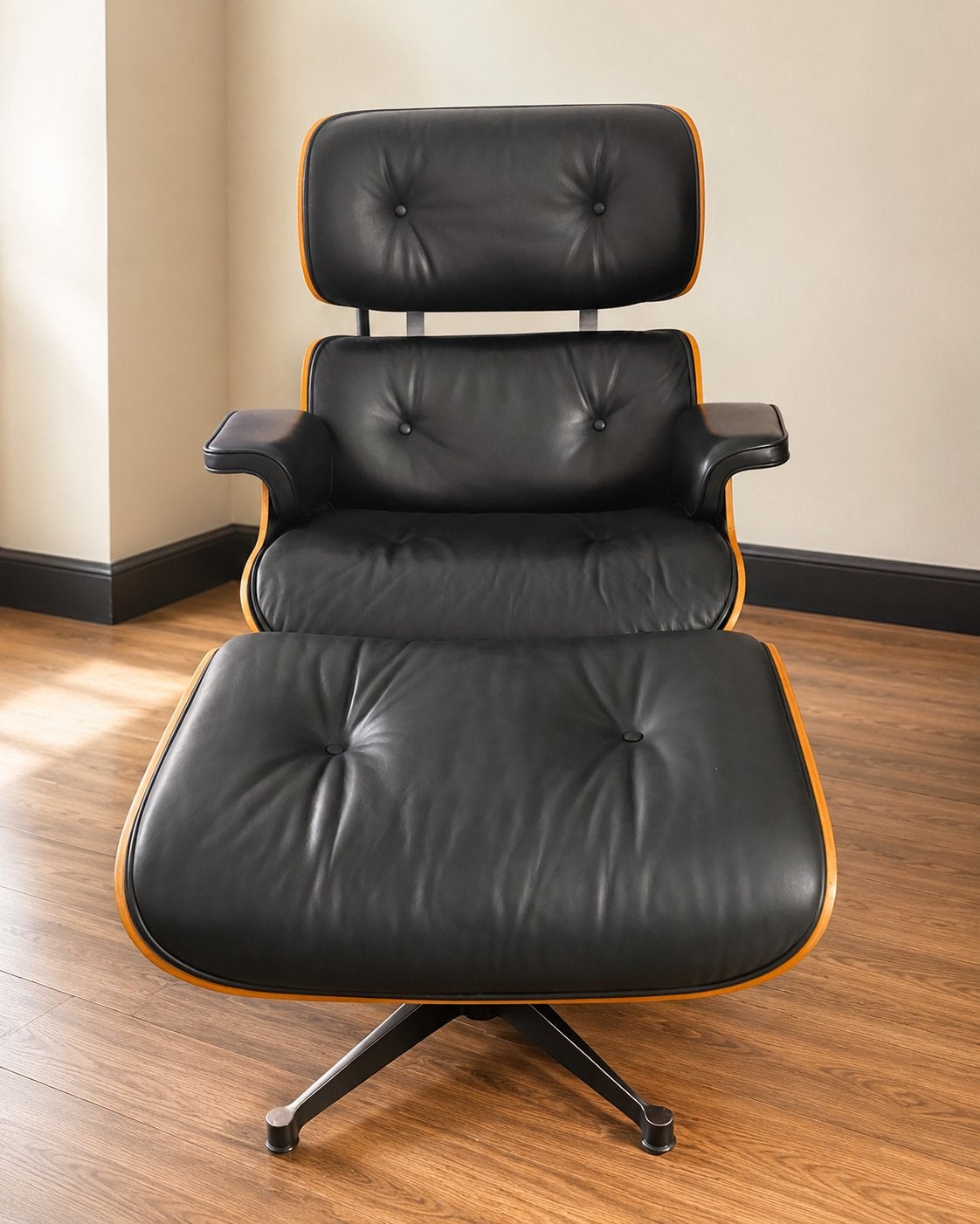 Charles and Ray Eames Vitra lounge Chair en Ottoman, Ophalen, Eenpersoons, Zo goed als nieuw, Minder dan 150 cm