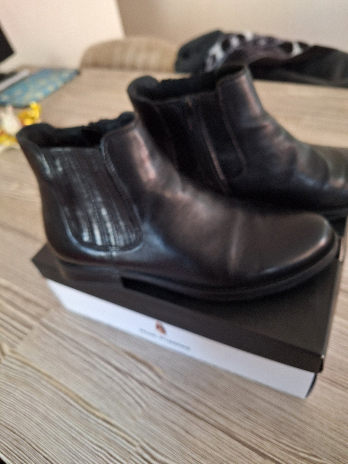 NIEUWE ZWARTE LAARSJES, Ophalen, Nieuw, Zwart