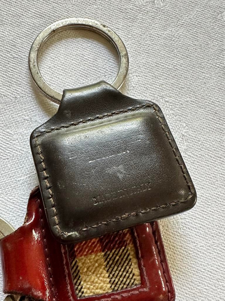 Burberry sleutelhangers - Vintage en stijlvol, Ophalen of Verzenden, Gebruikt, Merk
