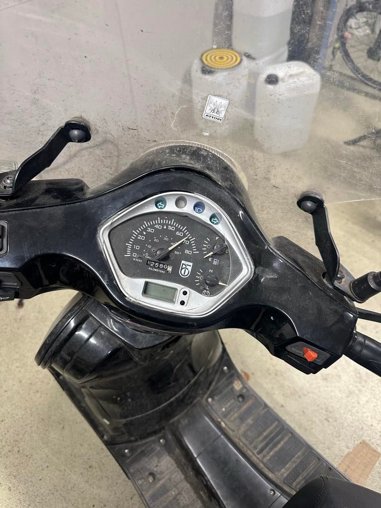 Zwarte Riva Scooter - Gebruikt, Opknapper, Ophalen of Verzenden, Zo goed als nieuw, Benzine, Overige modellen