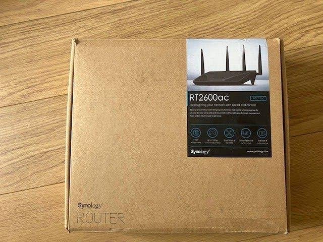 Synology router RT2600AC, Computers en Software, Ophalen of Verzenden, Zo goed als nieuw, Router, Synology