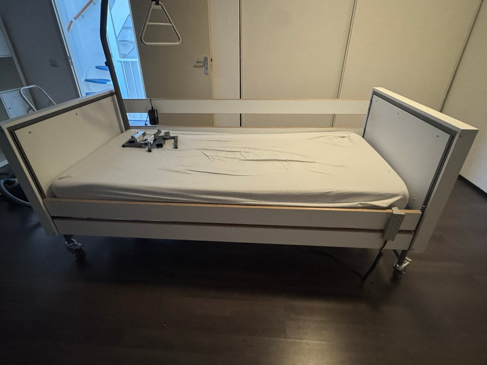 Hoog laag bed elektrisch. Moet nu weg!, Ophalen of Verzenden, Gebruikt