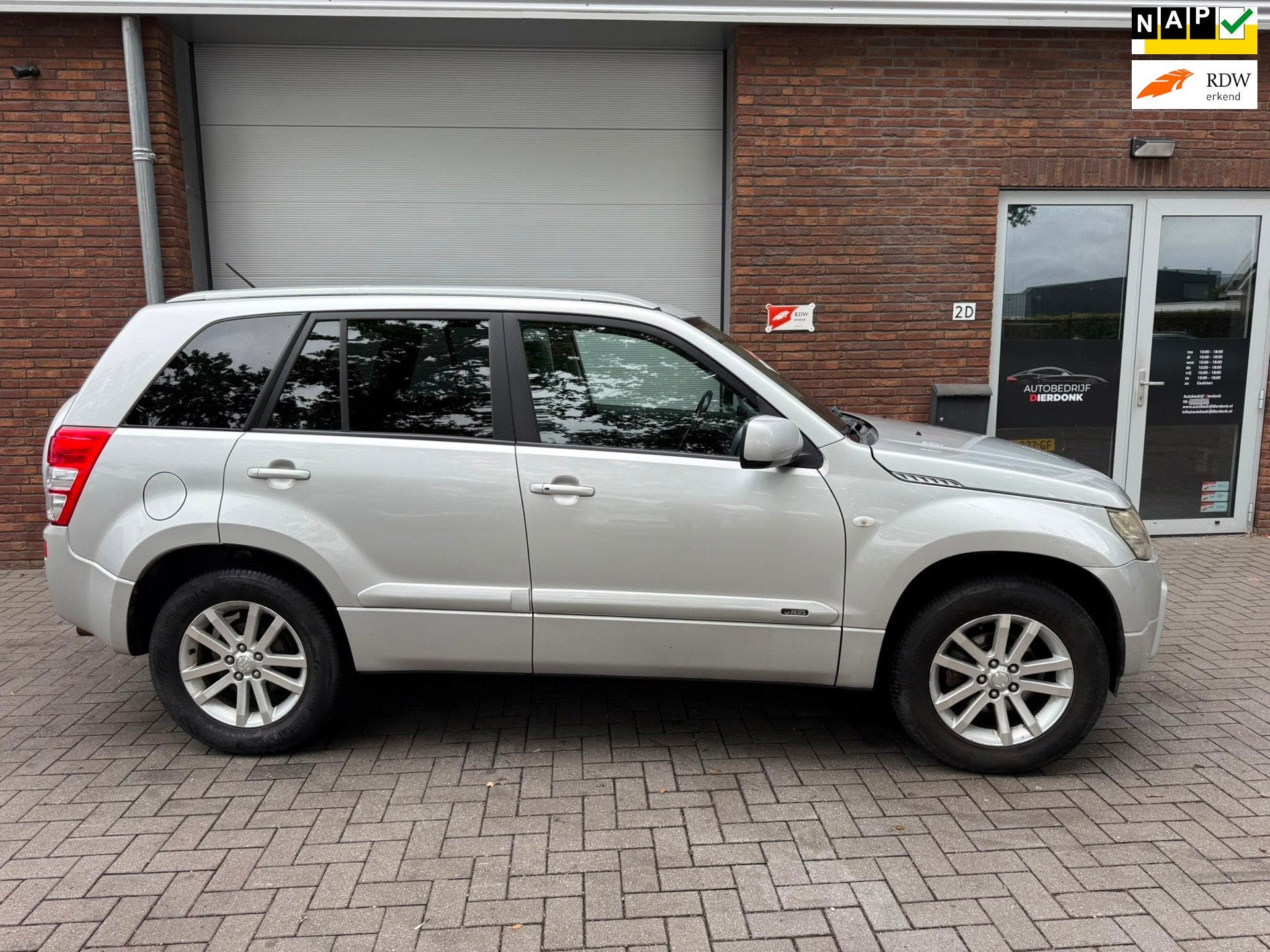 Suzuki Grand Vitara 2.0-16V Limited|NIEUWE APK|AUTOMAAT|PANO, Auto's, Suzuki, Automaat, Stof, Zwart, 4 cilinders