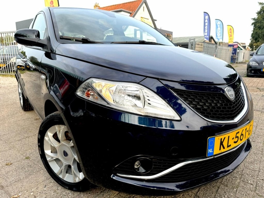 Lancia Ypsilon AUTOMAAT 0.9 TA Opening Ed. (bj 2016), Origineel Nederlands, 84 pk, Ypsilon, 955 kg