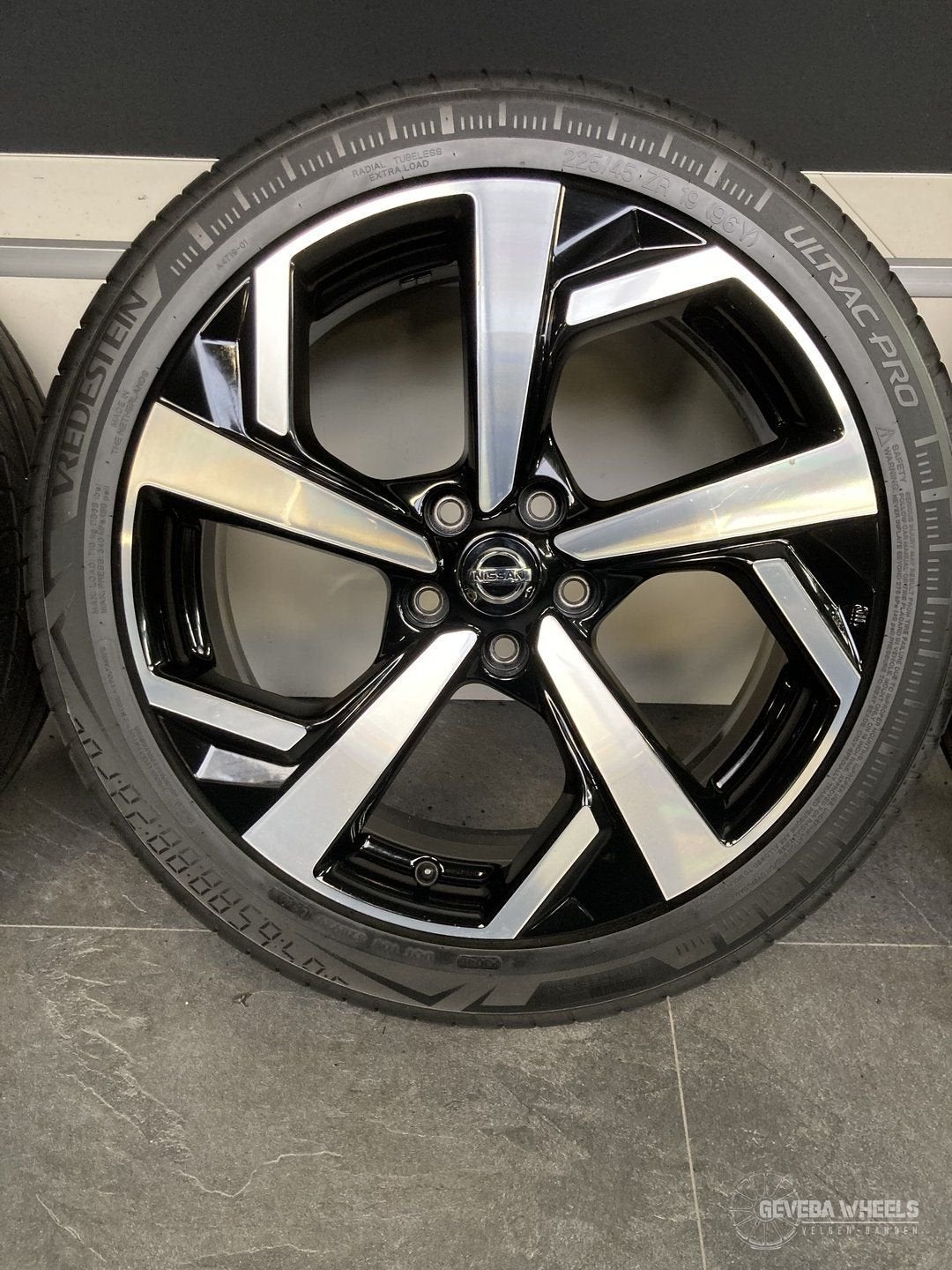 19” originele Nissan Qashqai J10 J11 Tekna velgen + banden, Auto-onderdelen, 19 inch, Gebruikt, -, -