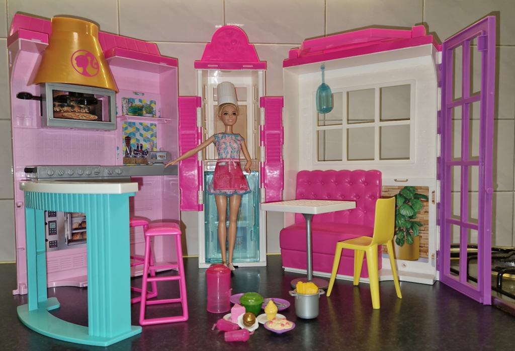 Barbie Cook & Grill speelset, Ophalen, Zo goed als nieuw, Toebehoren