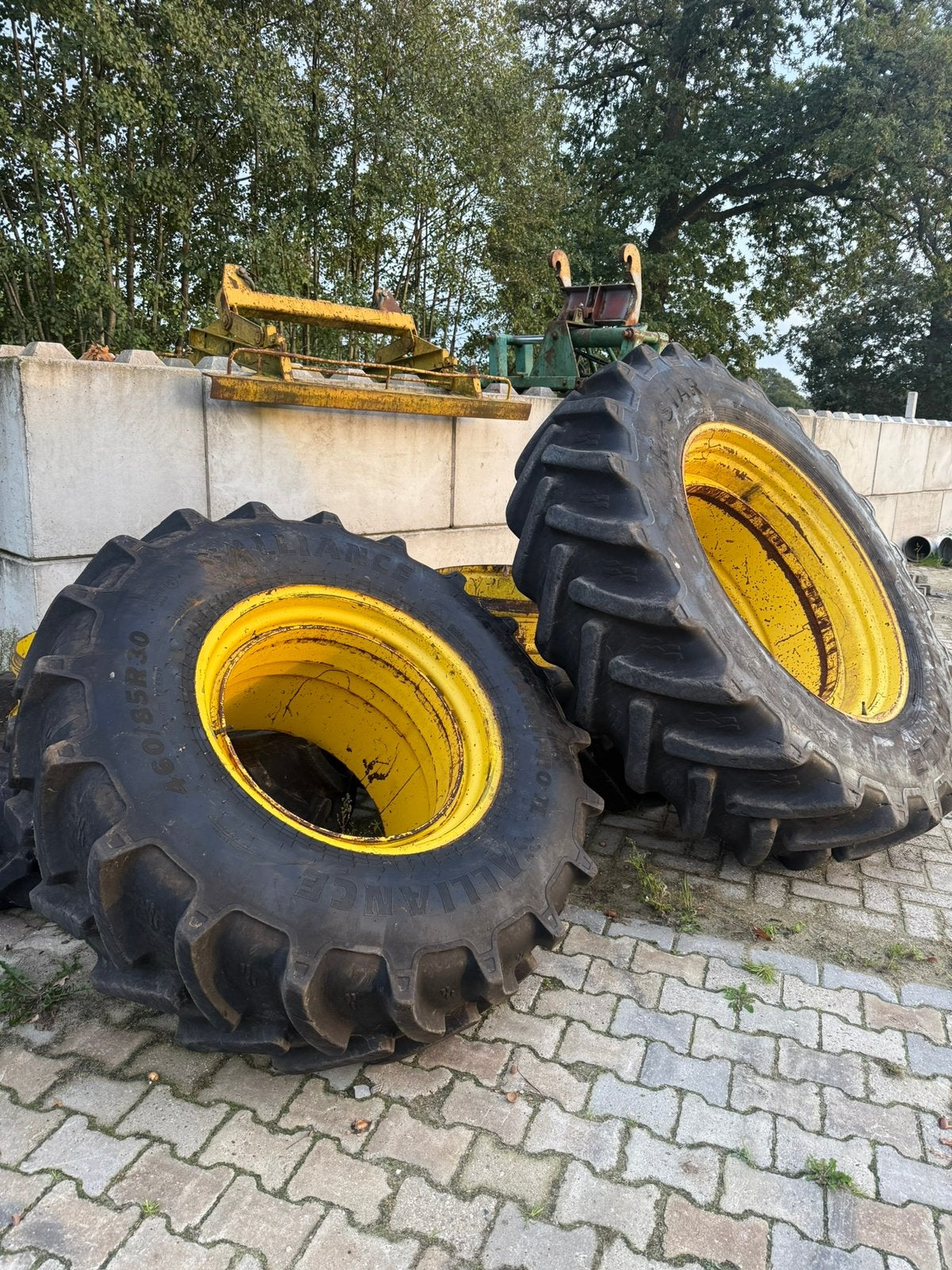 Alliance Agri Star dubbellucht 460/85R38 en 520/85R46, Zakelijke goederen, Ophalen
