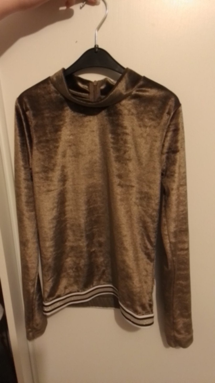 Goudkleurig fluwelen shirt maat 146, Ophalen of Verzenden, Zo goed als nieuw, Meisje, Shirt of Longsleeve