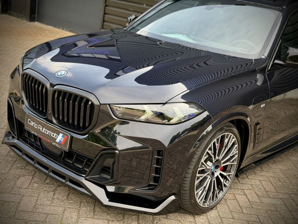 BMW X5 xDrive50e M-PERF. PANO|HUD|360|HK|STOELVENT|ALCANTARA, Dealer onderhouden, Gebruikt, 2395 kg, Zwart
