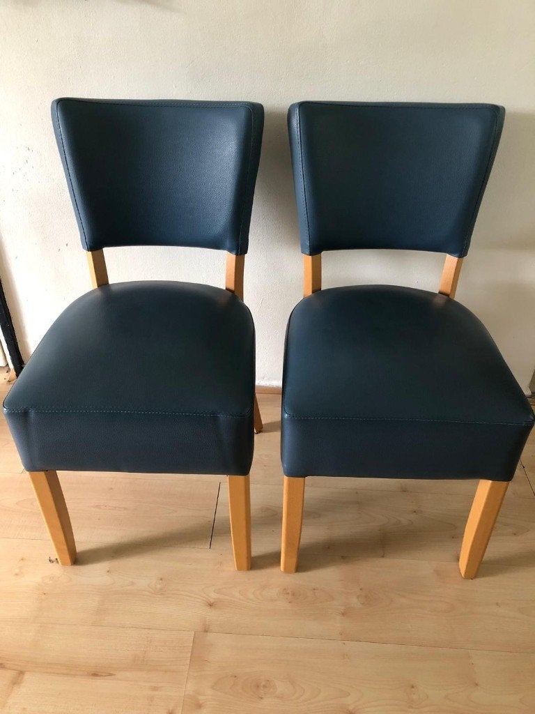 Als nieuw twee skai leren stoelen kleur blauw, Twee, Blauw, Zo goed als nieuw, Modern