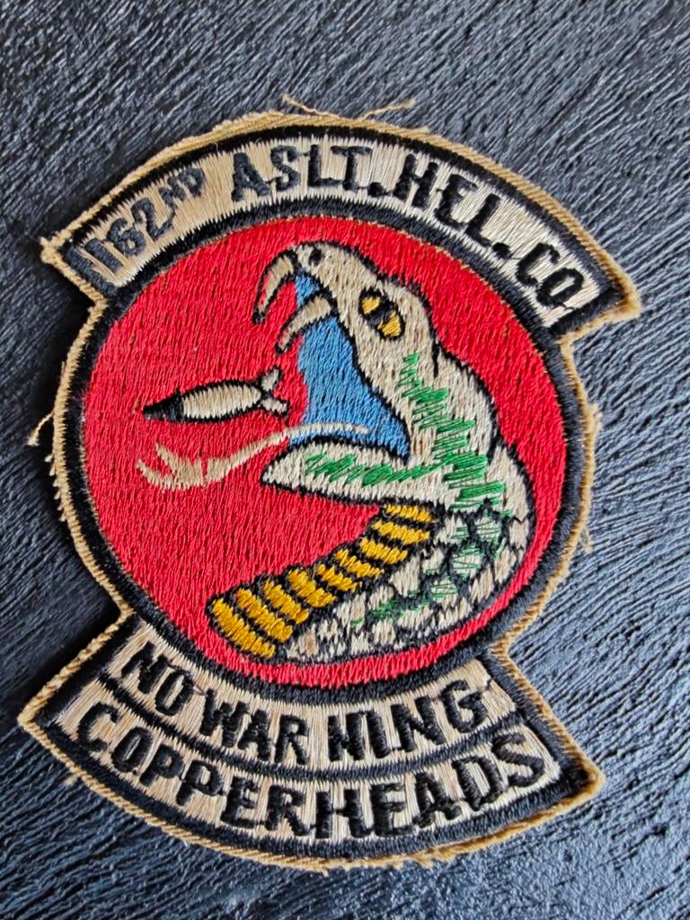 US 162nd Aviation Company (AH) NO WARNING COPPERHEADS Vietna, Verzamelen, Ophalen of Verzenden, Landmacht, Amerika, Embleem of Badge