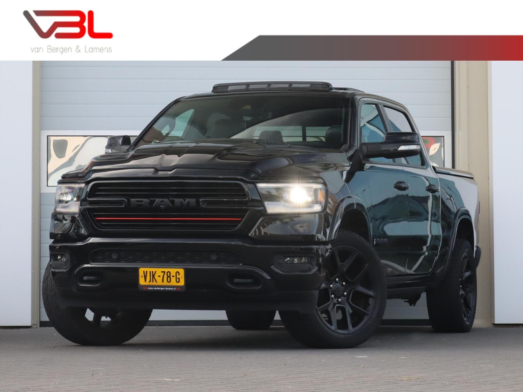 Dodge Ram 1500 4X4 5.7 V8 4x4 Crew Cab Laramie | Panoramadak, Automaat, Gebruikt, 5654 cc, Met garantie (alle)