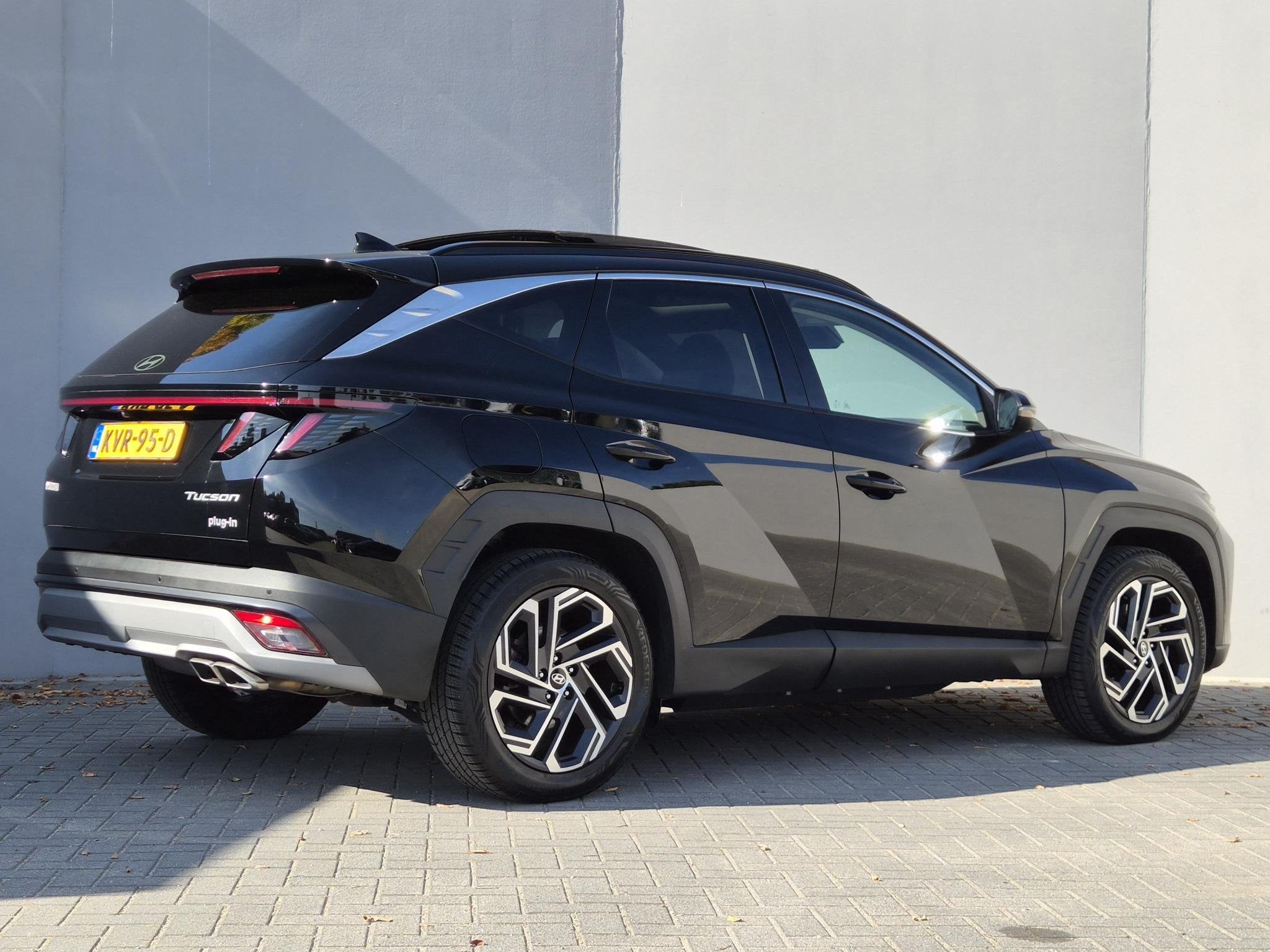 Hyundai Tucson 1.6 T-GDI PHEV Premium Sky 4WD / Dealer onder, Automaat, Dealer onderhouden, 14 kWh, Gebruikt