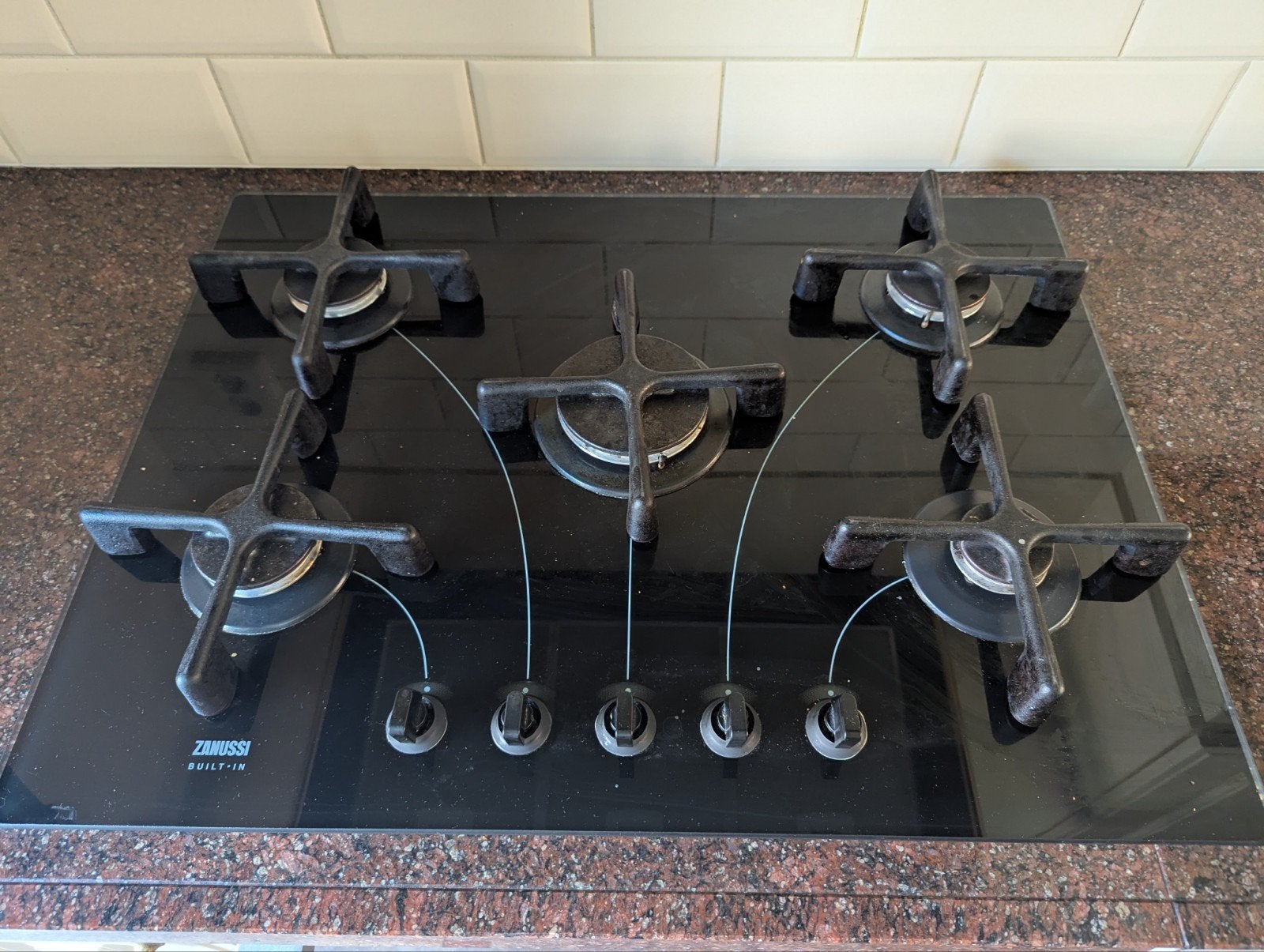 [SPOED] Zanussi 5-pits Gaskookplaat (Zwart glas met Wokbrand, Witgoed en Apparatuur, Kookplaten, Ophalen, Gebruikt, Inbouw, Gas