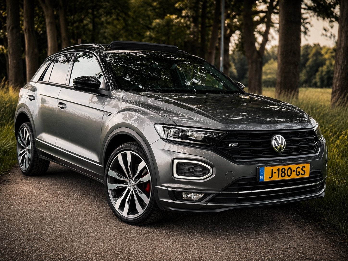 Volkswagen T-Roc R-LINE 1.5 TSI|DSG|PANO|BEATS|CLIMA|NAP, Auto's, Dealer onderhouden, 1498 cc, Zwart, 4 cilinders