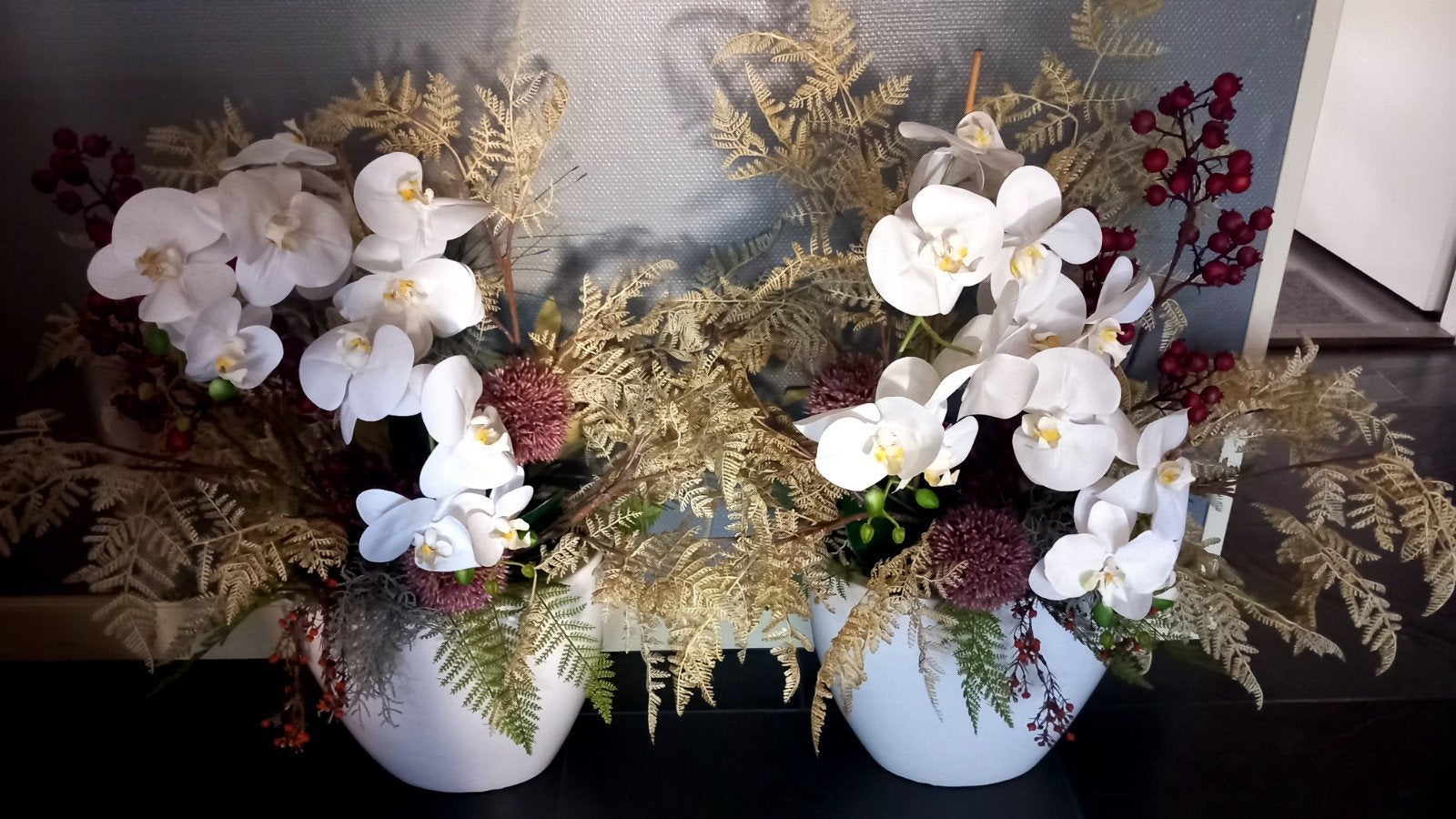 Grote set witte potten met zijdebloemen en orchideeën, Ophalen, Overige soorten, In pot, Minder dan 100 cm