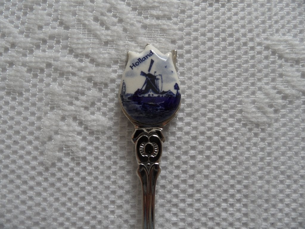 lepeltje met "Delfts" blauw steentje en Holland, Ophalen of Verzenden
