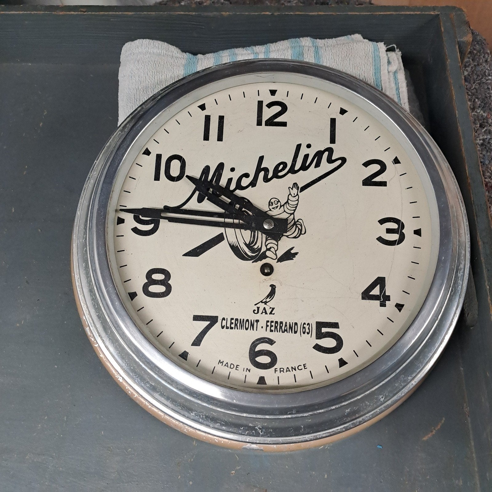 michelin reclame klok 28cm werkend jaren 50-60, Verzamelen, Ophalen of Verzenden, Gebruikt, Reclamebord