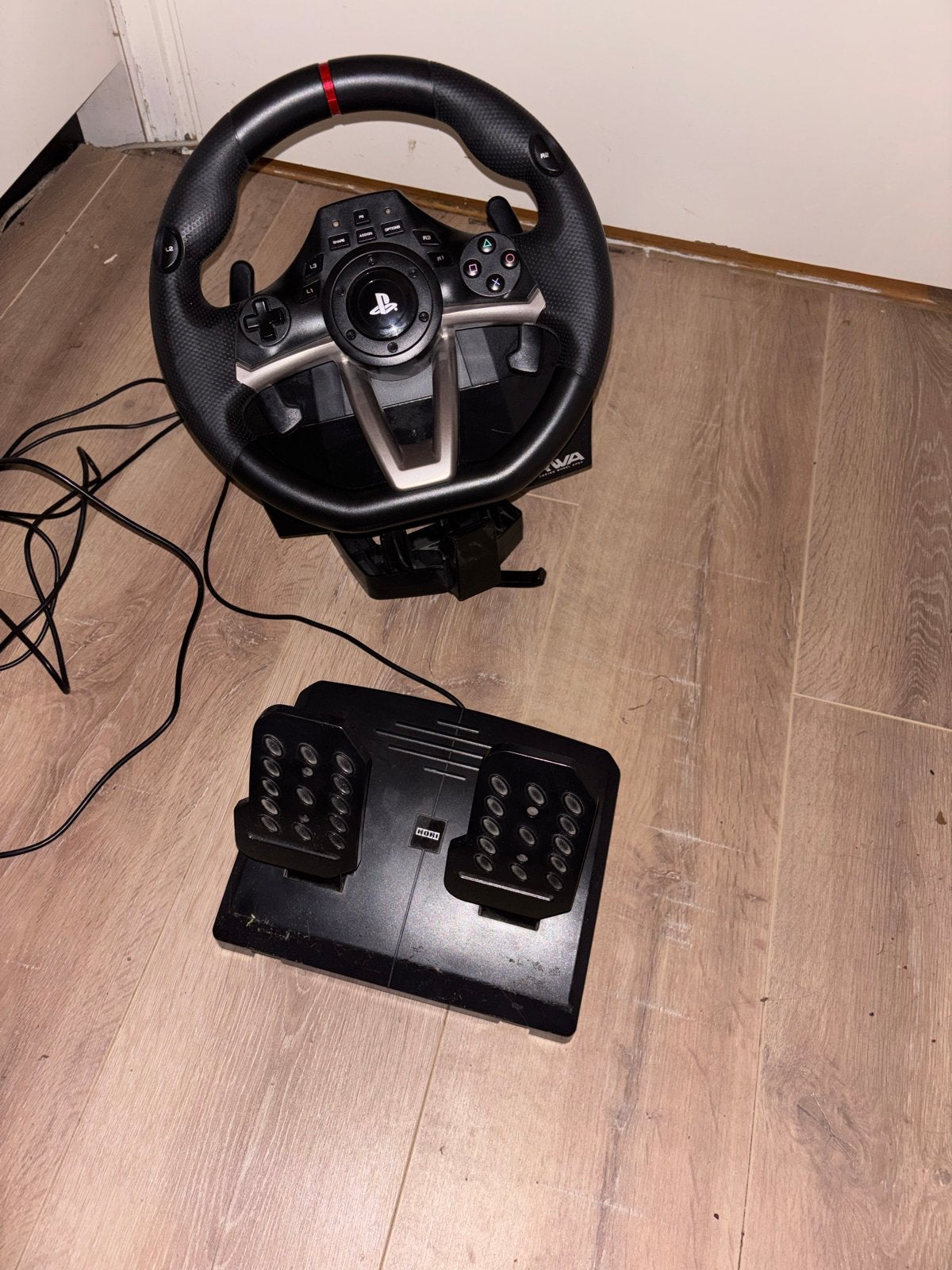 HORI Racing Wheel Apex voor PS4/PS5 met pedalen, Ophalen, Zo goed als nieuw, Stuur of Pedalen, PlayStation 4