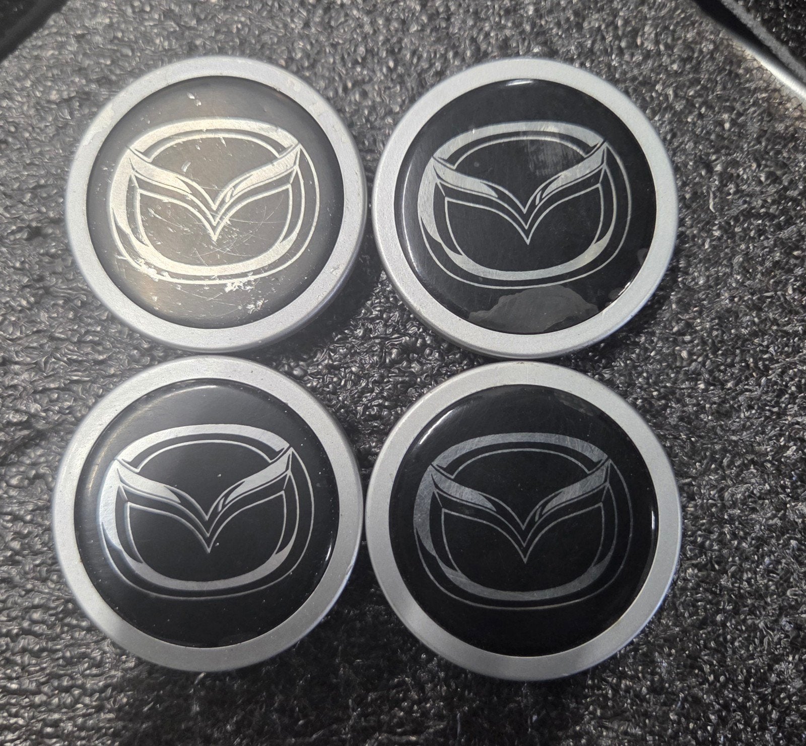 MAZDA NAAFDOPPEN ZWART/SILVER 60MM, Ophalen of Verzenden, Gebruikt