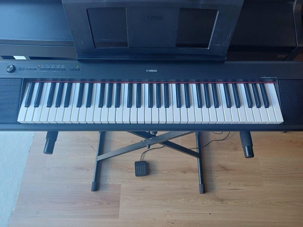 Yamaha NP-12 -Incl. X-standaard & Sustainpedaal, Muziek en Instrumenten, 61 toetsen, ., Yamaha, Zo goed als nieuw