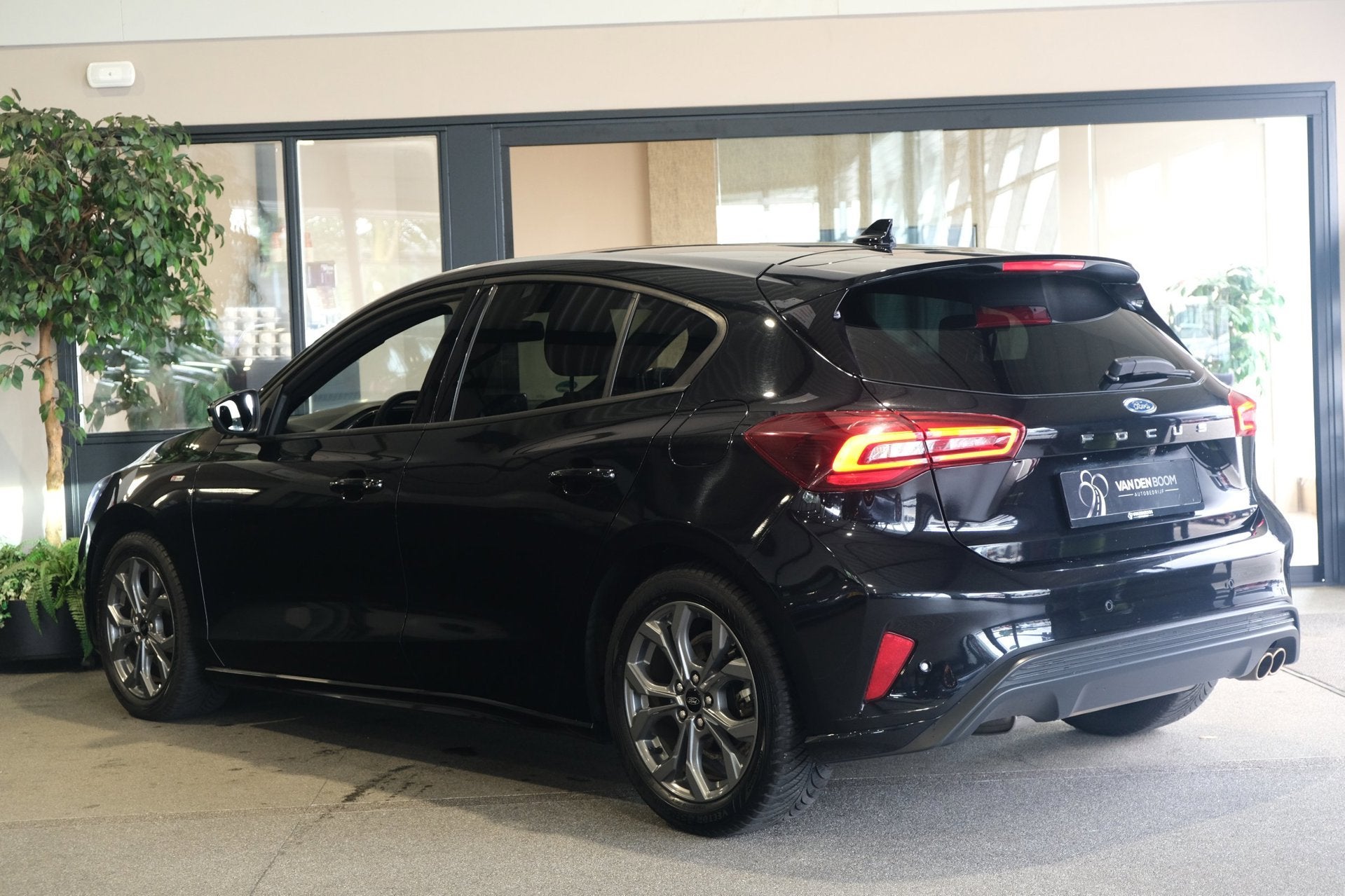 Ford Focus 1.0 EcoBoost Hybrid ST Line X 155pk Navi Cam Led, Dealer onderhouden, Stof, Gebruikt, Zwart