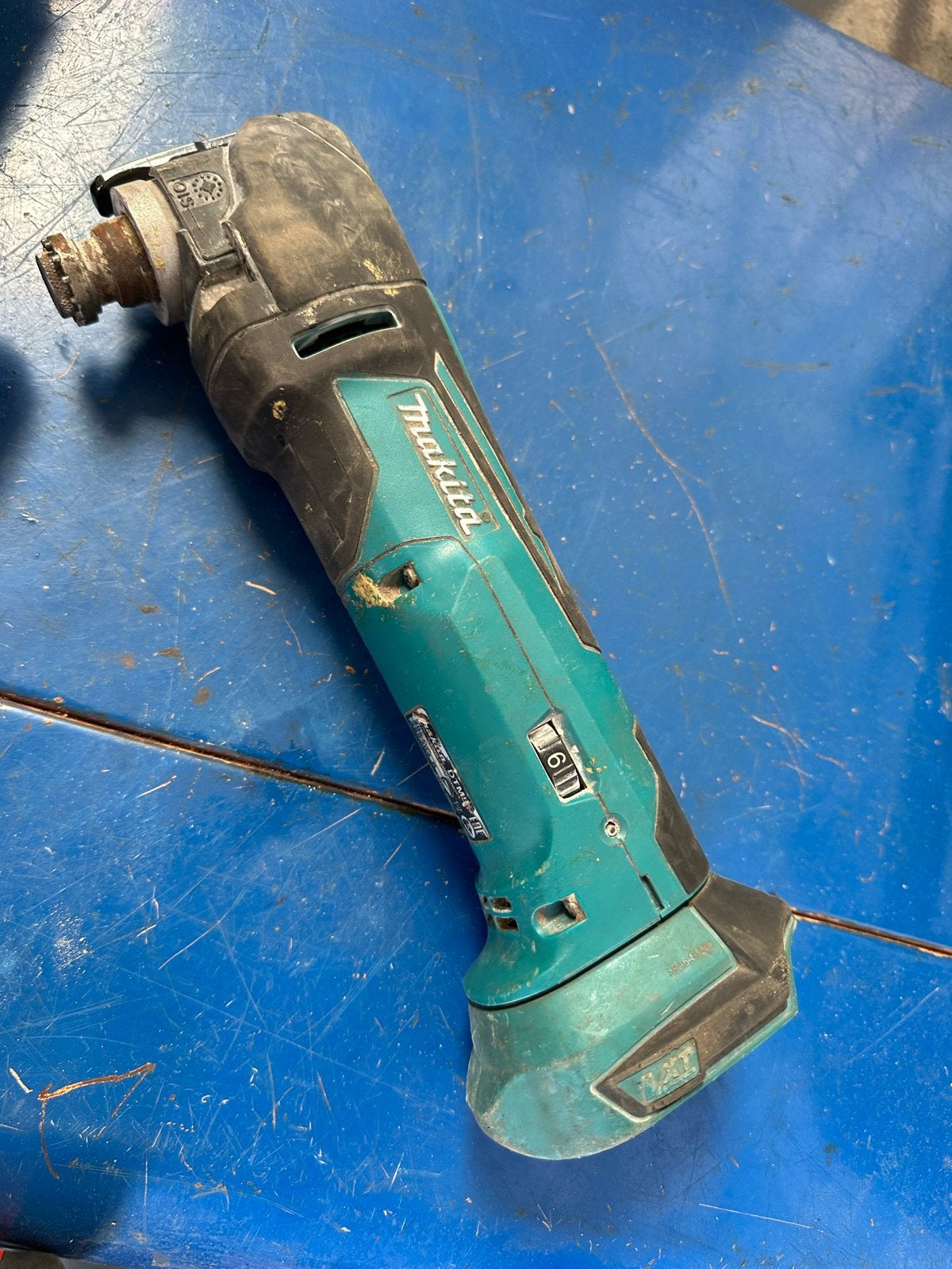 Makita 18V Multitool (body only) - Werkt goed, Doe-het-zelf en Verbouw, Gereedschap | Handgereedschap, Ophalen of Verzenden, Gebruikt