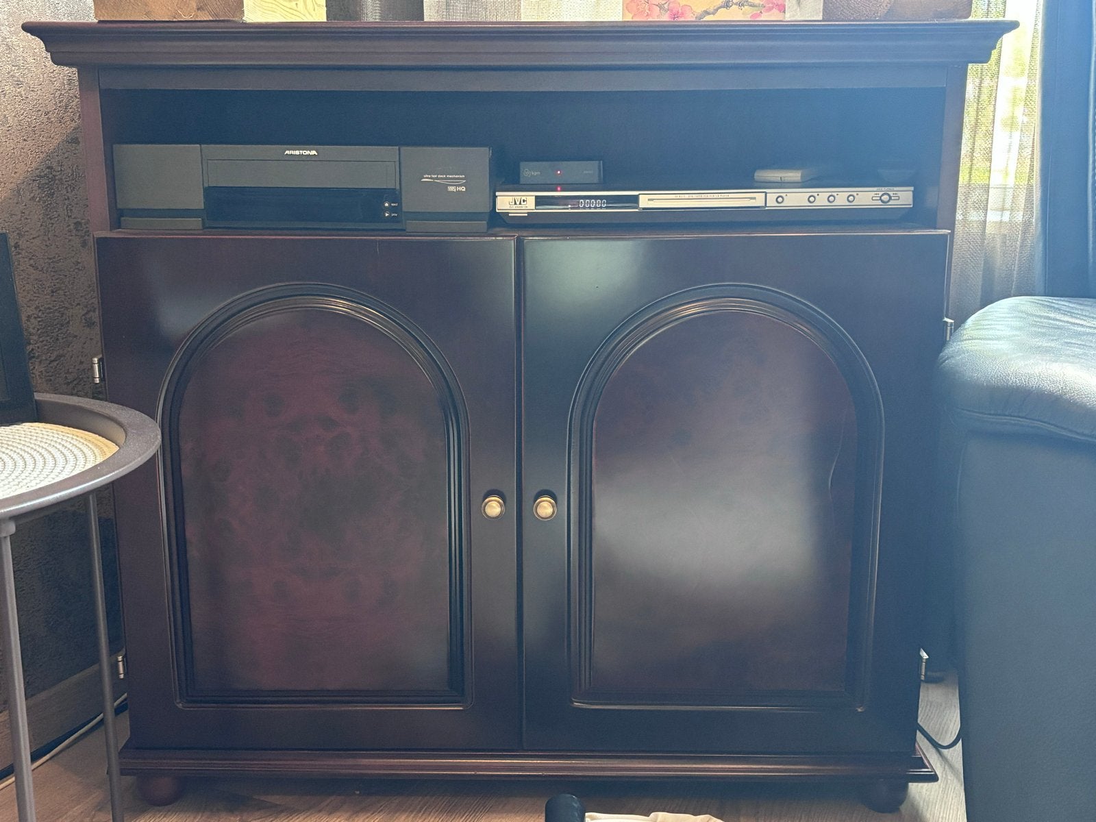 Klassiek TV-meubel / Dressoir van donker hout, Ophalen, Gebruikt, 50 tot 100 cm, Minder dan 100 cm