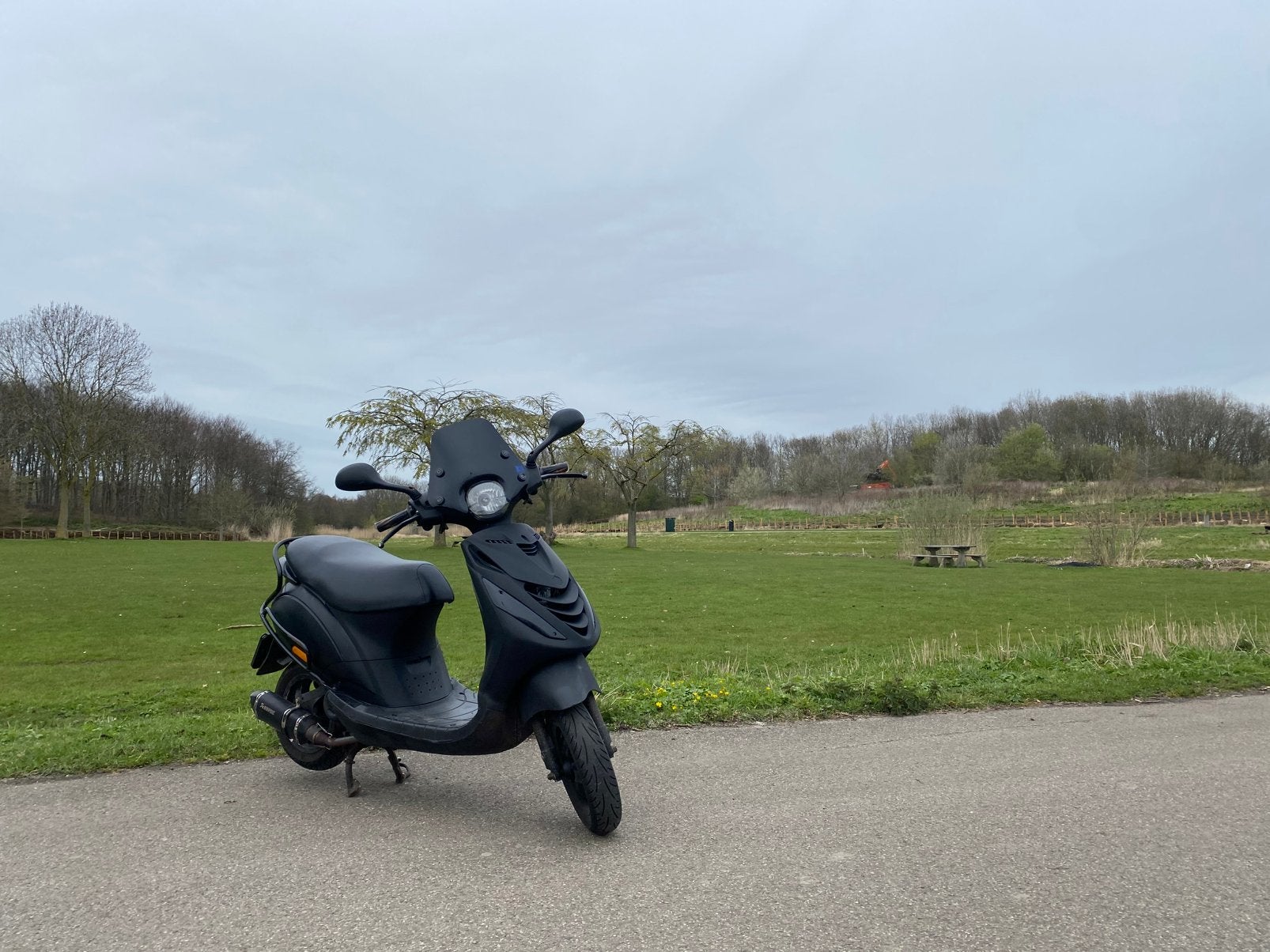 Zip 4t 2017, Akra uitlaat, piaggio alarm, Fietsen en Brommers, Scooters | Piaggio, Zo goed als nieuw, Zip, Maximaal 45 km/u, Benzine