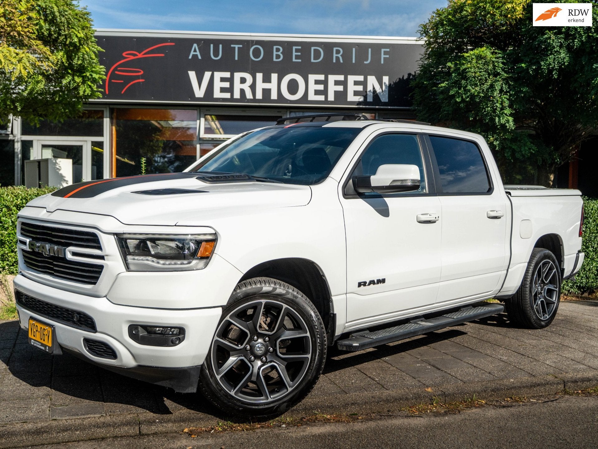 Dodge RAM1500 | FULL OPTION | PILOT ASSIST | PANORAMADAK | 3, Auto's, Automaat, Dealer onderhouden, 450 kg, Gebruikt